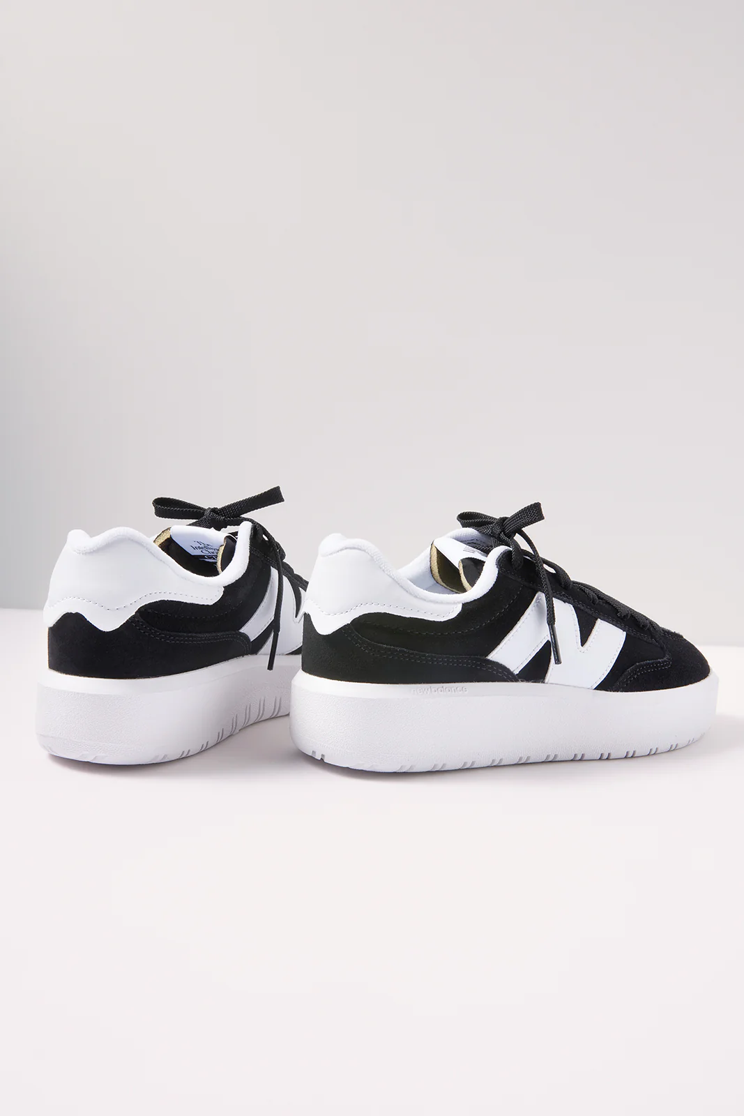 302 Court Sneaker - Image 3