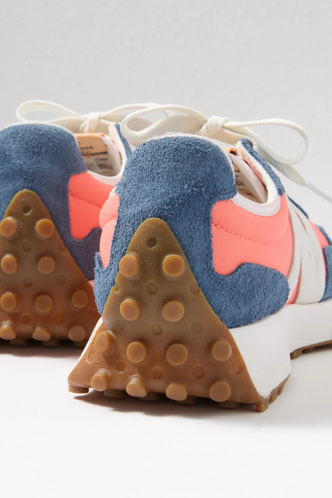 327 Sneaker - Image 3