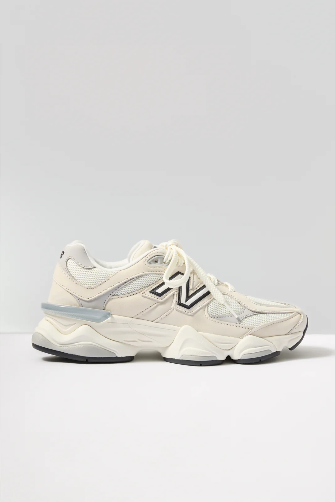 9060 Sneaker - Image 4