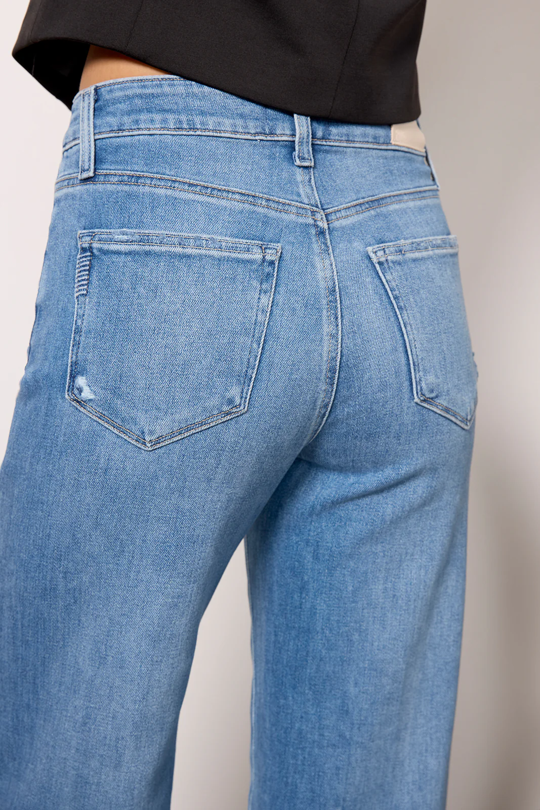 Anessa 31` w Raw Hem - Image 4