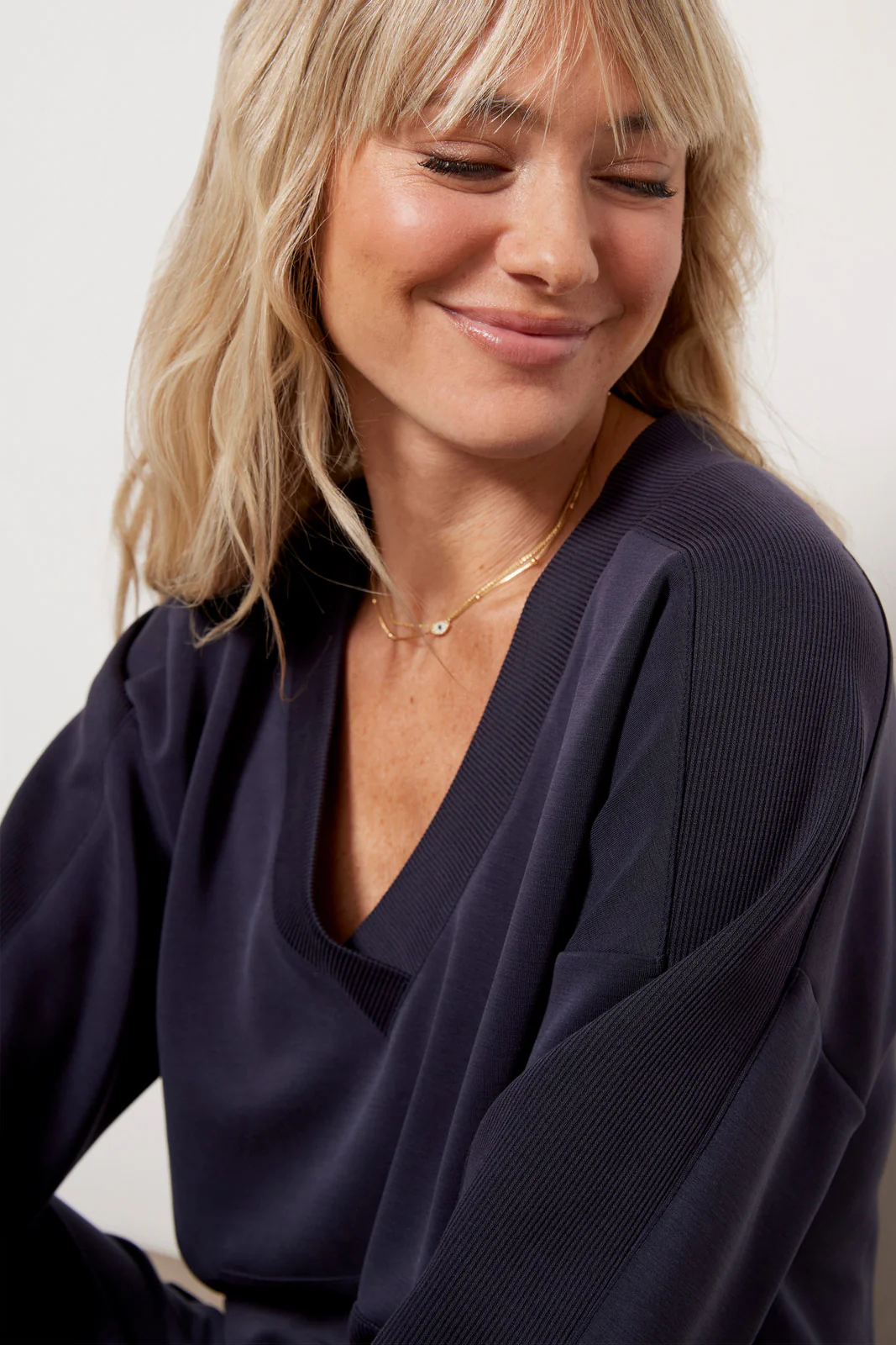 Ari Sleek Pullover - Image 2