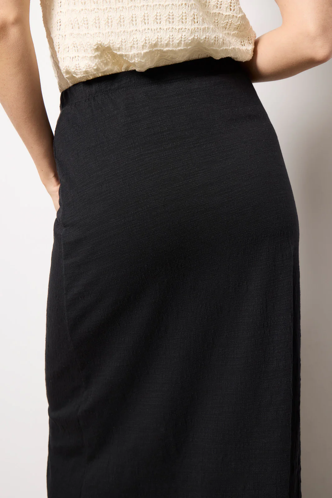 Delavine Textured Midi Skirt - Image 3