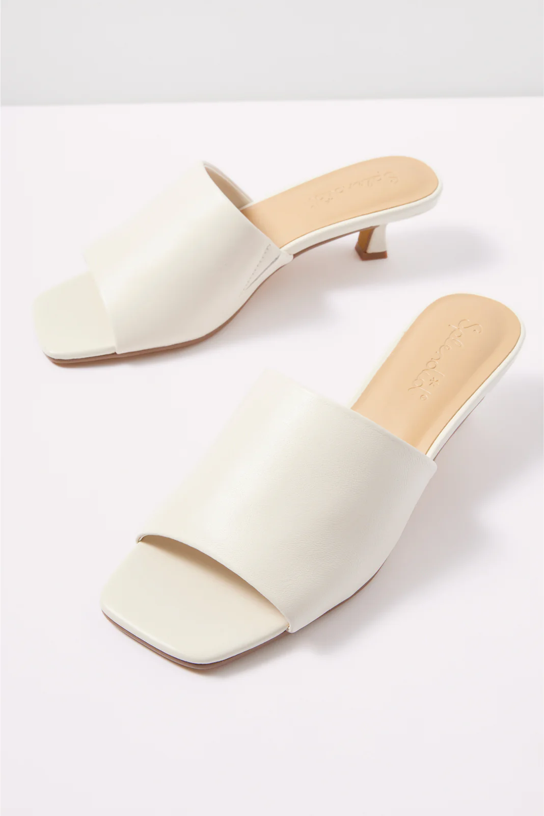 Hampton Kitten Heel - Image 3