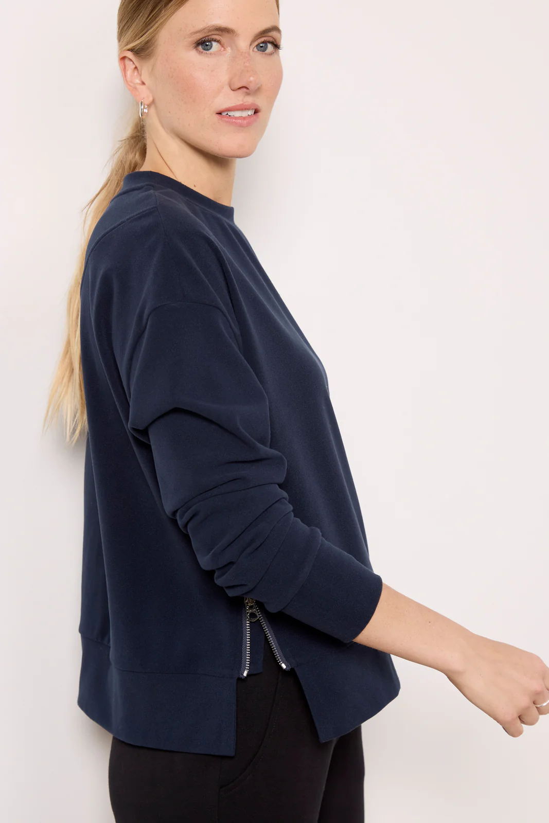 Horton Side Zip Midlayer - Image 2
