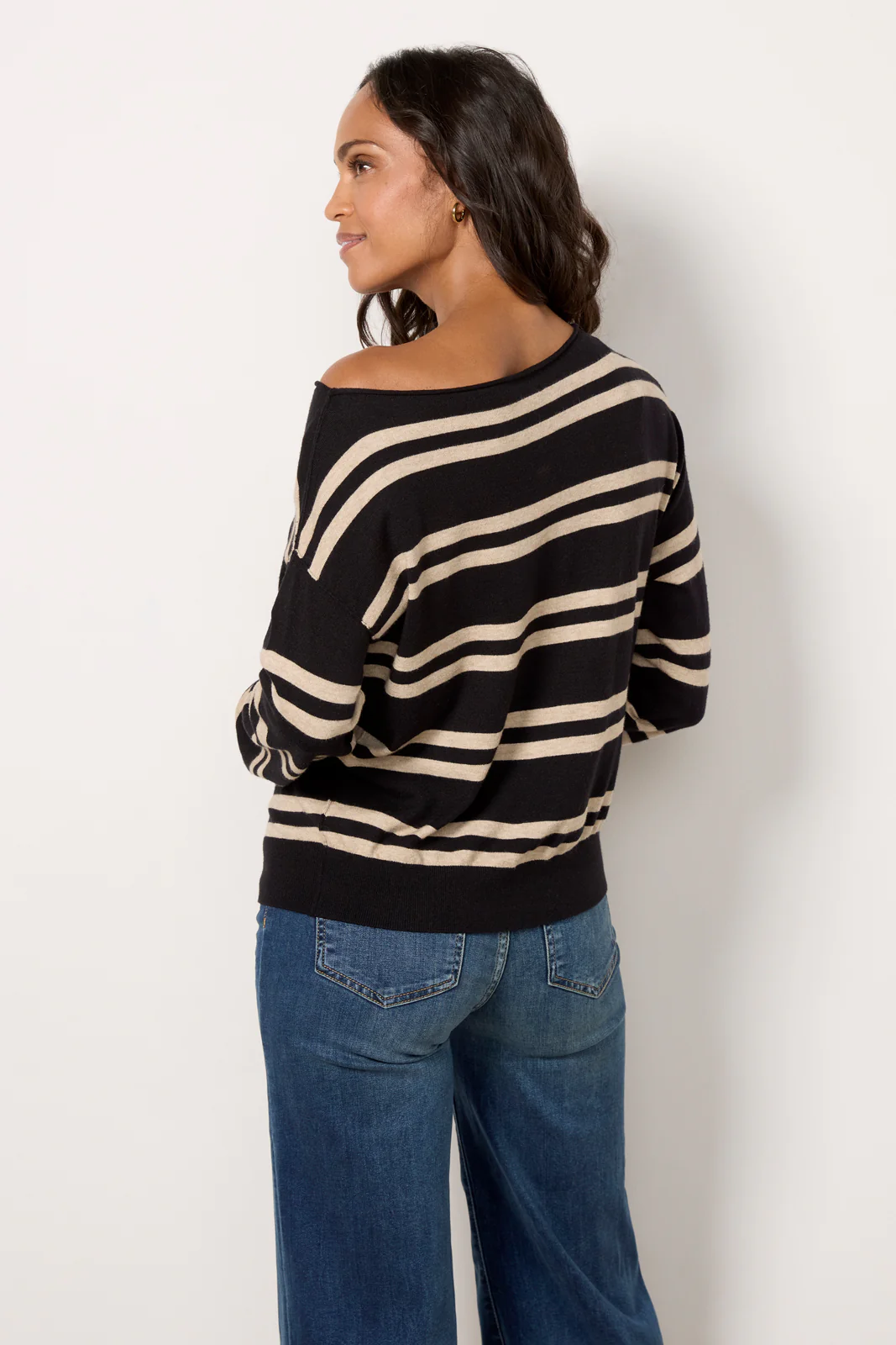 Lessie Off Shoulder - Image 4