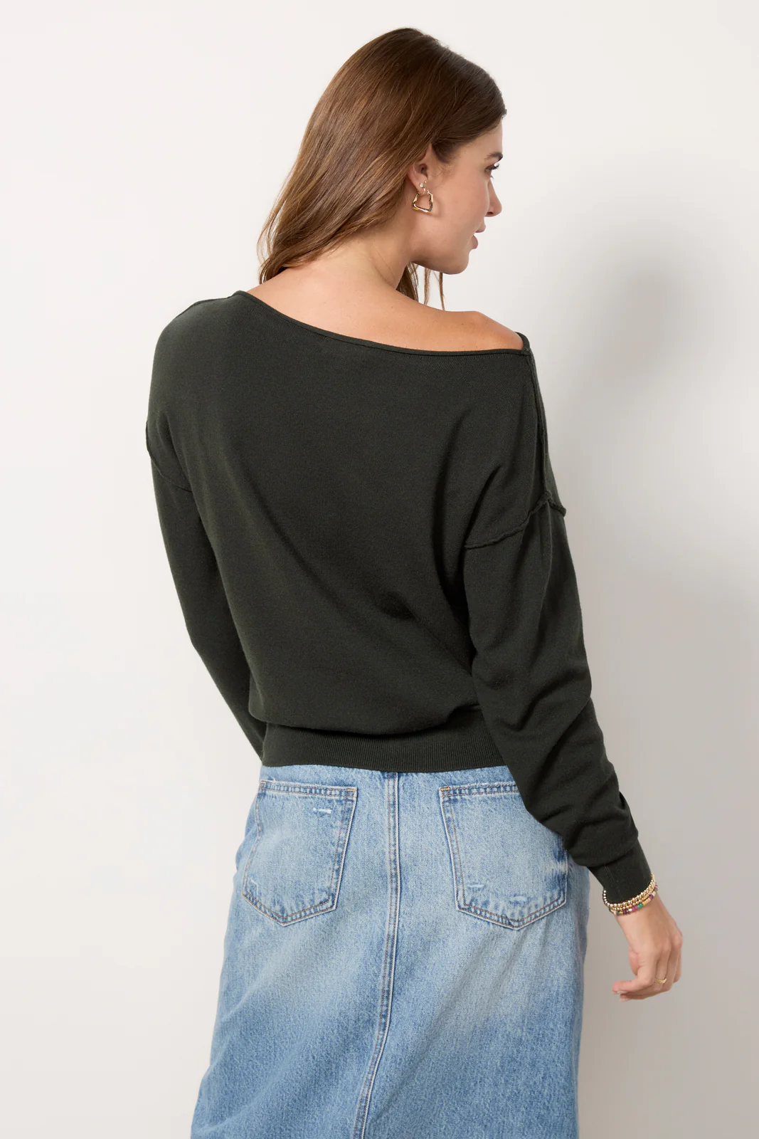 Lessie Off Shoulder - Image 4